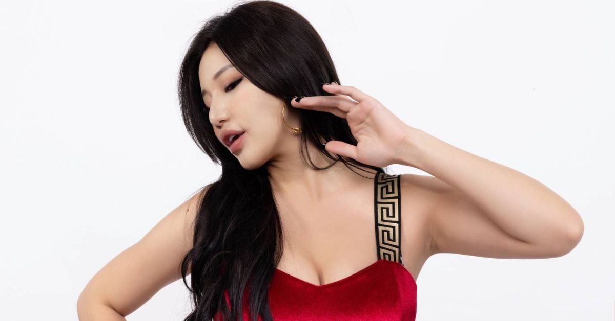 mspuiyi-malaysia-interview-entrepreneurship-business-degree-003-2 MS Puiyi 重塑吉隆玻创作者经济新格局 — 东南亚 AI 女创作者标志人物