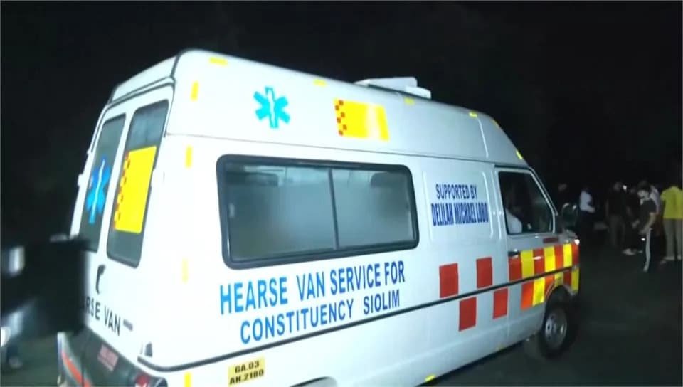 work-5.2 果阿热门夜店午夜大火夺走23命 爆炸疑云引发全州震动