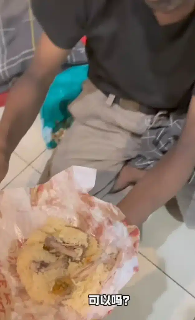 20250805-Chinapress-148-CR250804LYCA05-113857-noresize-626x1024 一段网红施舍鸡骨头视频掀风暴:关丹网红案件如何一步步走到法庭