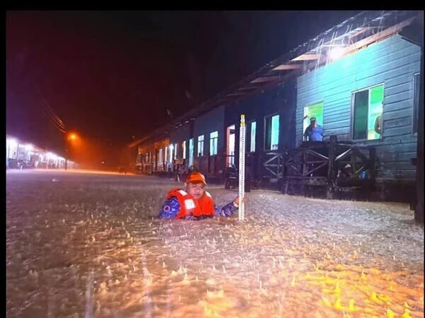 Sibu-floods-260110-a2-noresize1767931176-edited 豪雨致水位高涨至6尺 多辆轿车泡水受损