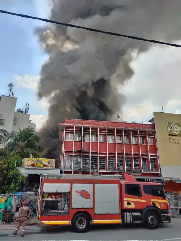 20260208-my-21-fire-CR260208LKMy07-768x1024 Sea Park家具厂大火 多方视角还原火灾全过程