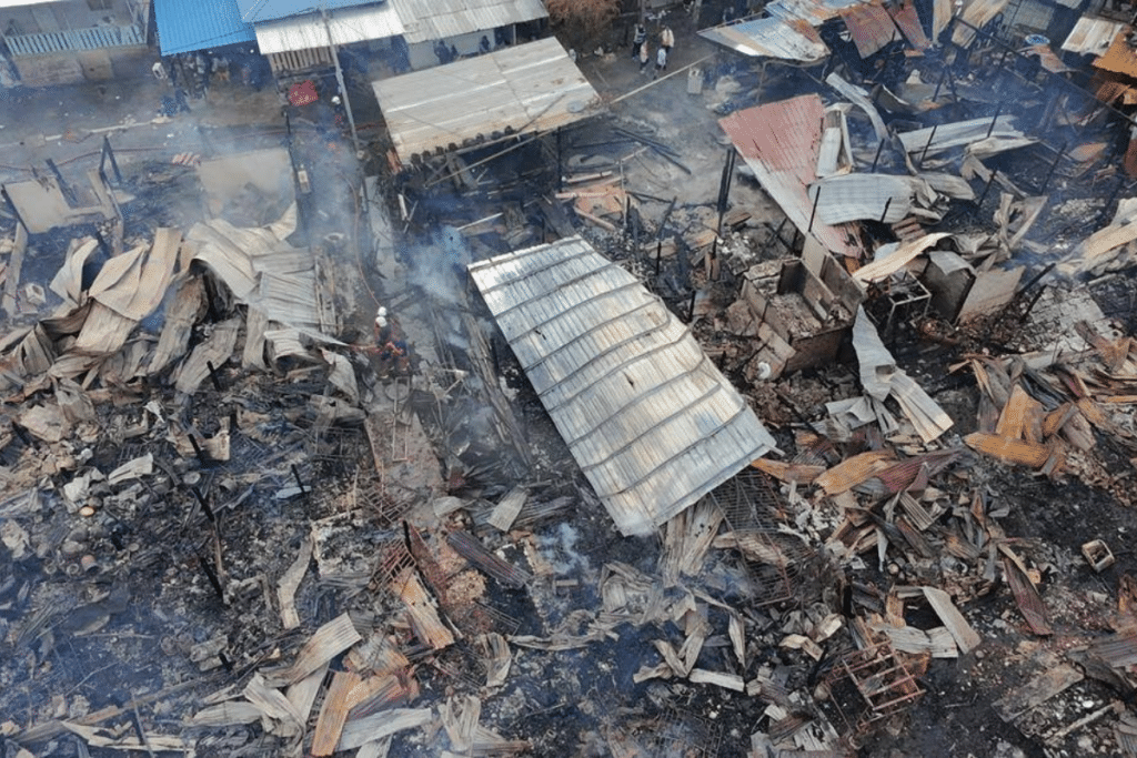 7-1024x683 斗湖甘榜大火后居民紧急安置 灾区善后工作展开