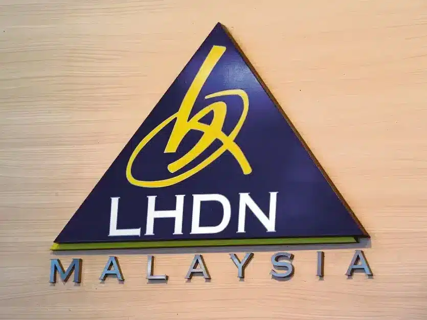 12hm13raLHDN_1766146605-edited 剖析 2026 外国人买车困局