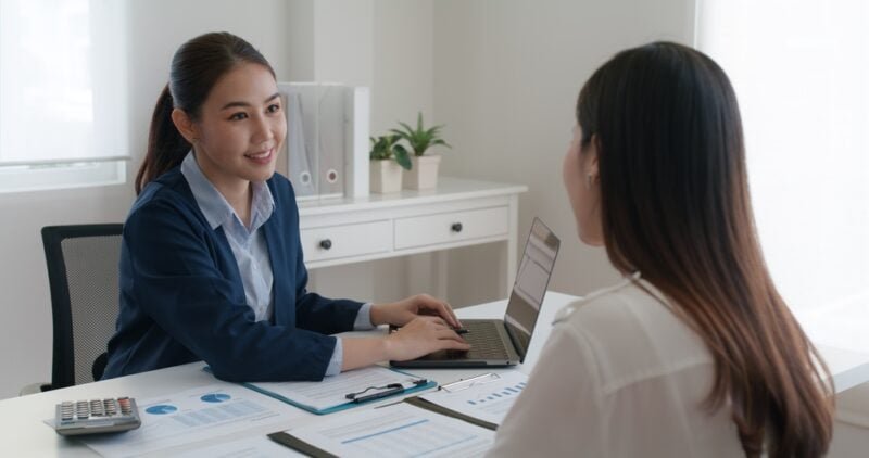 8-secret-sales-tips-every-insurance-agent-needs-to-know-800x422-1 马来西亚信托公司如何守护华人家庭财富:GAT 28年社区服务全纪录