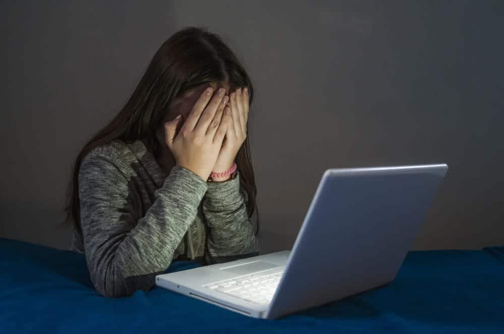 Computer-–-Cyberbullying-Beachside MCMC接获网络霸凌投诉大增 今年首五月已有5686宗