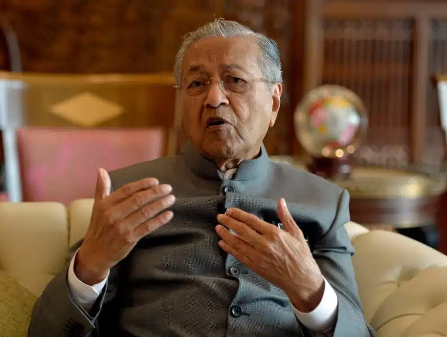 mahathir-defamation-suit-against-anwar-inline-2 敦马诉安华诽谤案 前首相在IJN过101岁生日后仍在休养